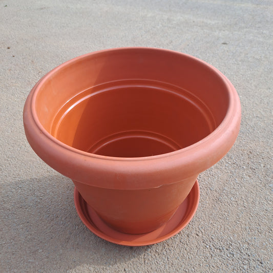 10 inches plastic pot with plate
